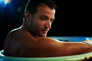 Elenco de Spartacus se desnuda en la Bañera Elenco de Spartacus se desnuda en la Bañera