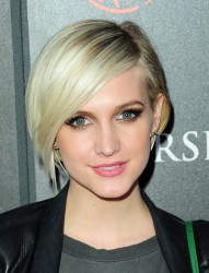 Ashlee Simpson at Escape to Total Rewards at Hollywood and Highland ...